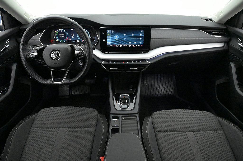 Skoda Octavia Kombi iV DSG Style Drag PDC Matrix Värmare