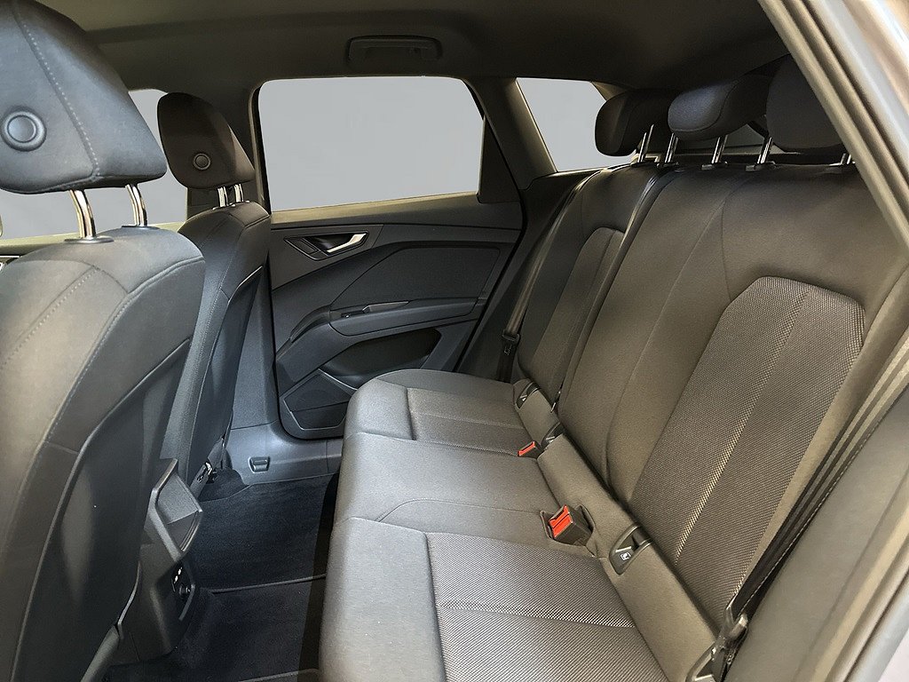 Audi Q4 e-tron 35 125kw 170HK PROLINE BACKKAMERA