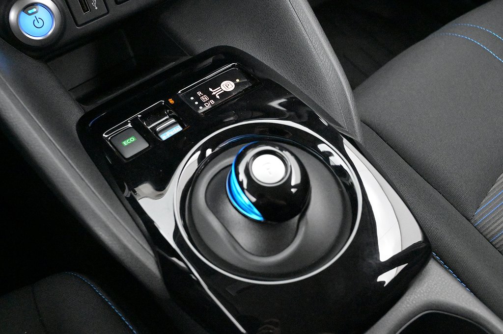 Nissan Leaf 40 kWh N-Connecta 360 Adap Farth Navi BLIS