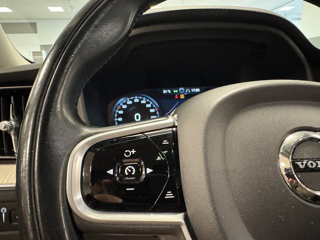 Volvo XC60 T6 AWD Helskinn Inscription Panorama CarPlay  Drag Navi