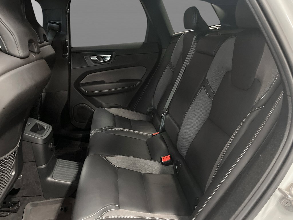 Volvo XC60 Recharge T6/AWD/Plus dark/Pano/Drag/H&k/MOMS