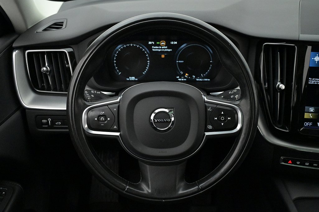 Volvo XC60 Recharge T6 AWD Momentum Adv. Pano LED Drag
