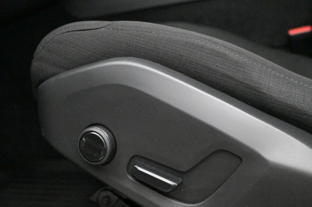 Volvo XC60 Recharge T6 AWD Momentum Adv. Pano LED Drag