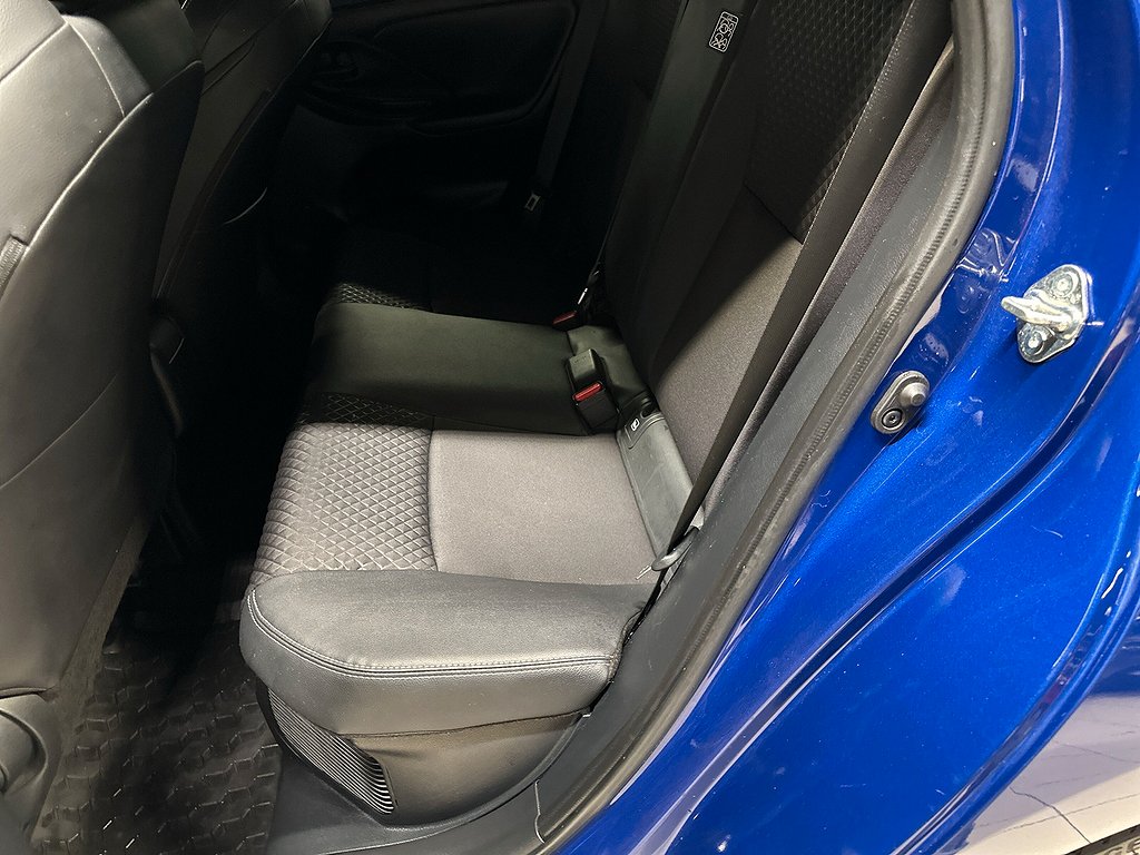 Toyota Yaris 1,5 HYBRID STYLE SÄKERHETSPAKET P-SENSOR CARPLAY