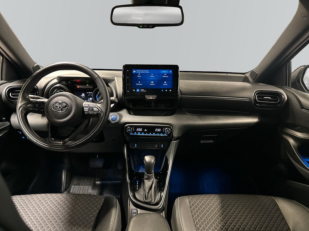 Toyota Yaris 1,5 HYBRID STYLE SÄKERHETSPAKET P-SENSOR CARPLAY