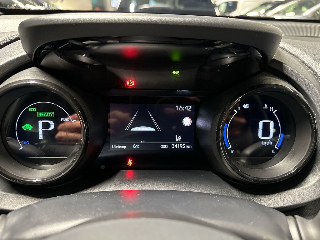 Toyota Yaris 1,5 HYBRID STYLE SÄKERHETSPAKET P-SENSOR CARPLAY
