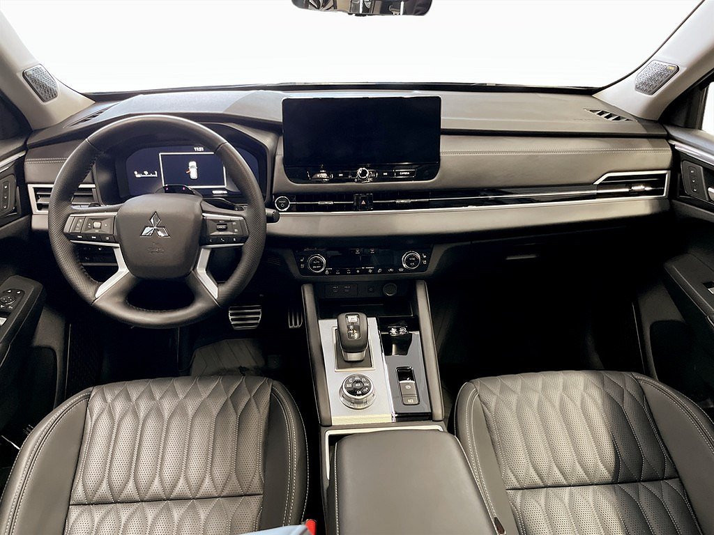 Mitsubishi Outlander Instyle Plug-In Hybrid 4WD – DEMO