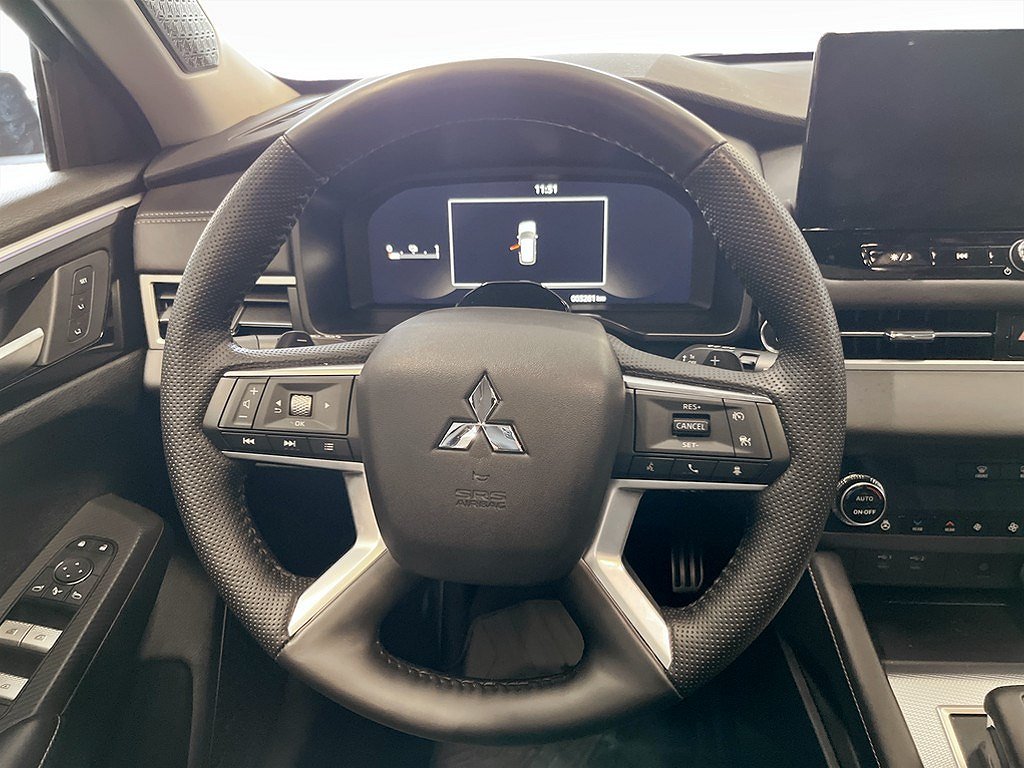 Mitsubishi Outlander Instyle Plug-In Hybrid 4WD – DEMO