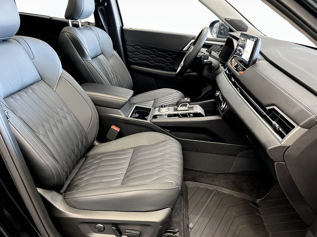 Mitsubishi Outlander Instyle Plug-In Hybrid 4WD – DEMO