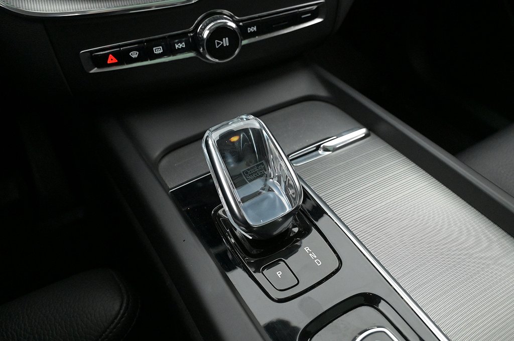 Volvo XC60 Re II T6 AWD Inscription Drag Pano Läder H/K HUD