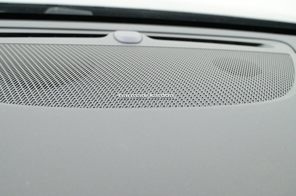 Volvo V60 Recharge T8 AWD R-Design Pano 360 HUD H/K Drag