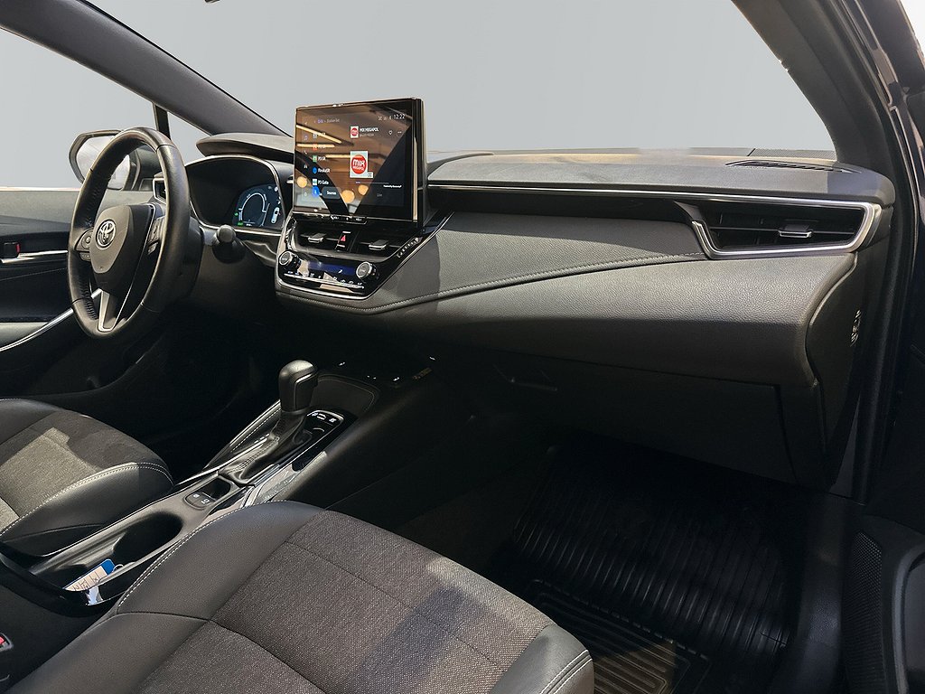 Toyota Corolla 1,8 HYBRID 5D STYLE VINTERHJUL P-SENSORER