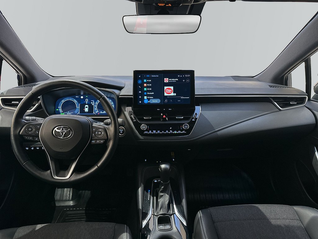 Toyota Corolla 1,8 HYBRID 5D STYLE VINTERHJUL P-SENSORER