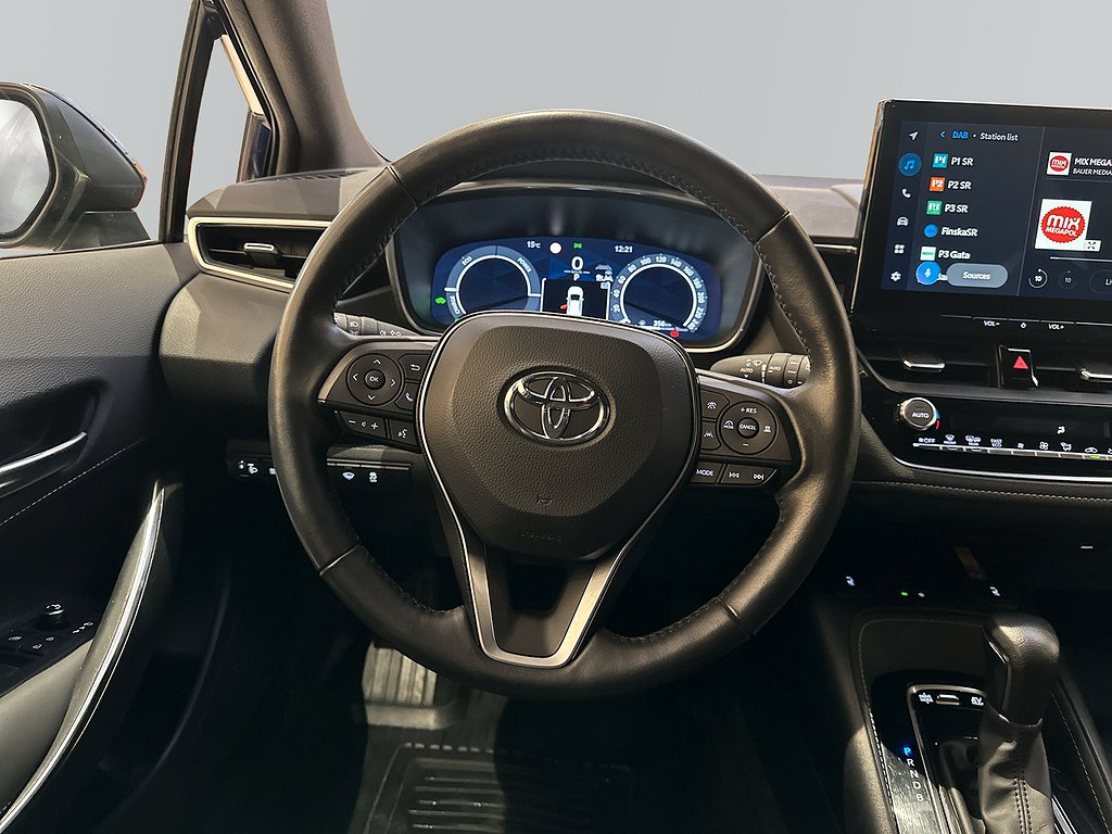 Toyota Corolla 1,8 HYBRID 5D STYLE VINTERHJUL P-SENSORER