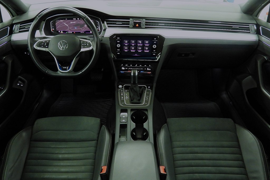 Volkswagen Passat GTE Executive Drag Panorama Cockpit Laddhybrid