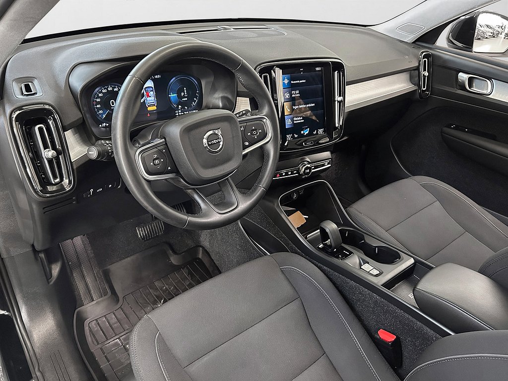 Volvo XC40 Recharge T4 DCT Momentum PHEV Navi