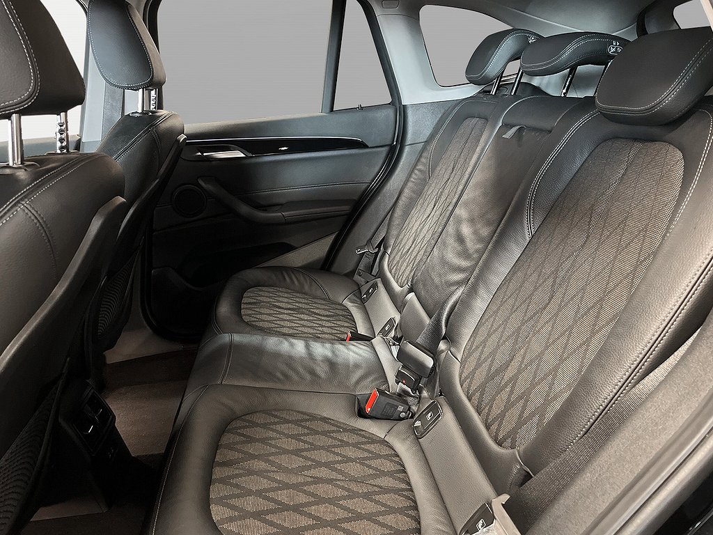 BMW X1 xDrive25e/X Line/Head up/Navi/Plug in/En ägare