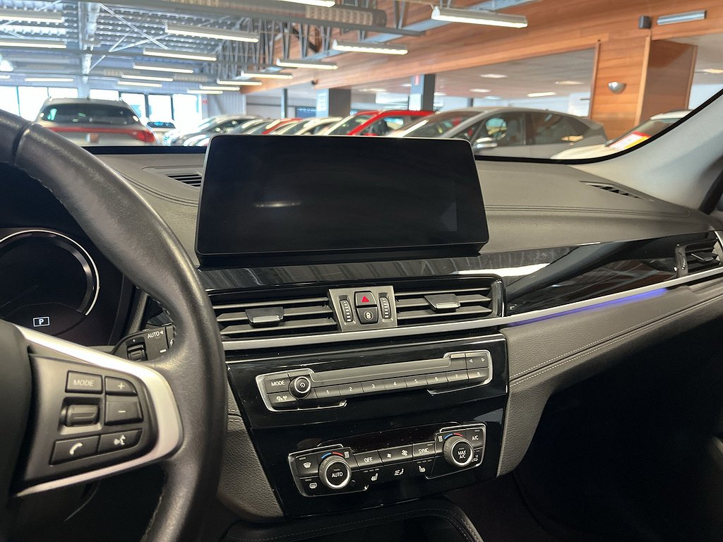 BMW X1 xDrive25e/X Line/Head up/Navi/Plug in/En ägare
