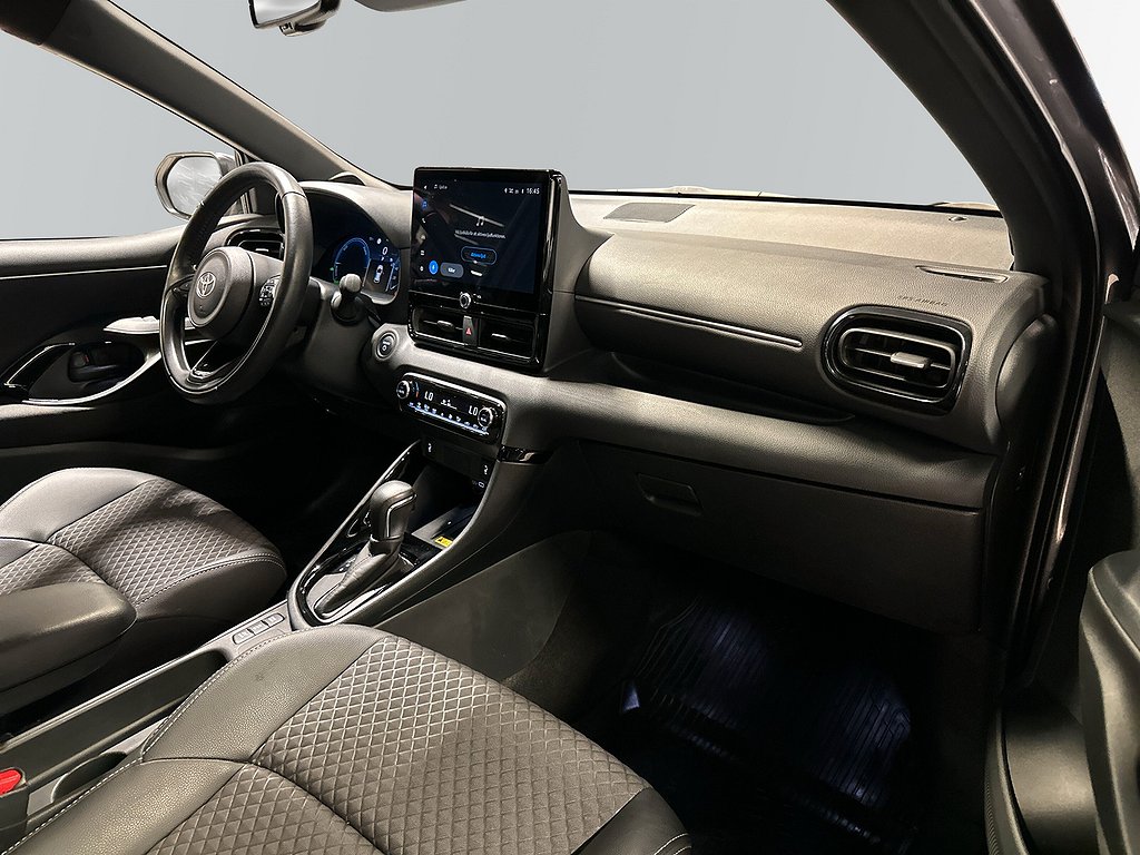 Toyota Yaris  1,5 HYBRID 130 5D STYLE VINTERHJUL