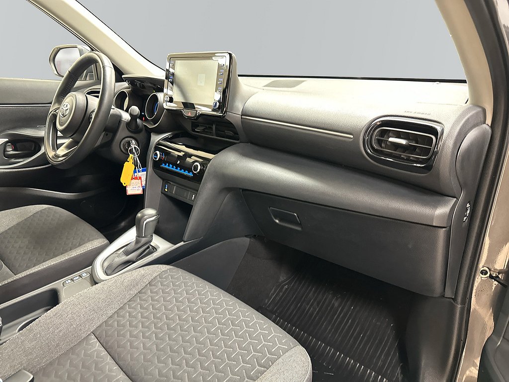 Toyota Yaris Cross 1,5 HYBRID ACTIVE VINTERHJUL P-SENSOR SPI
