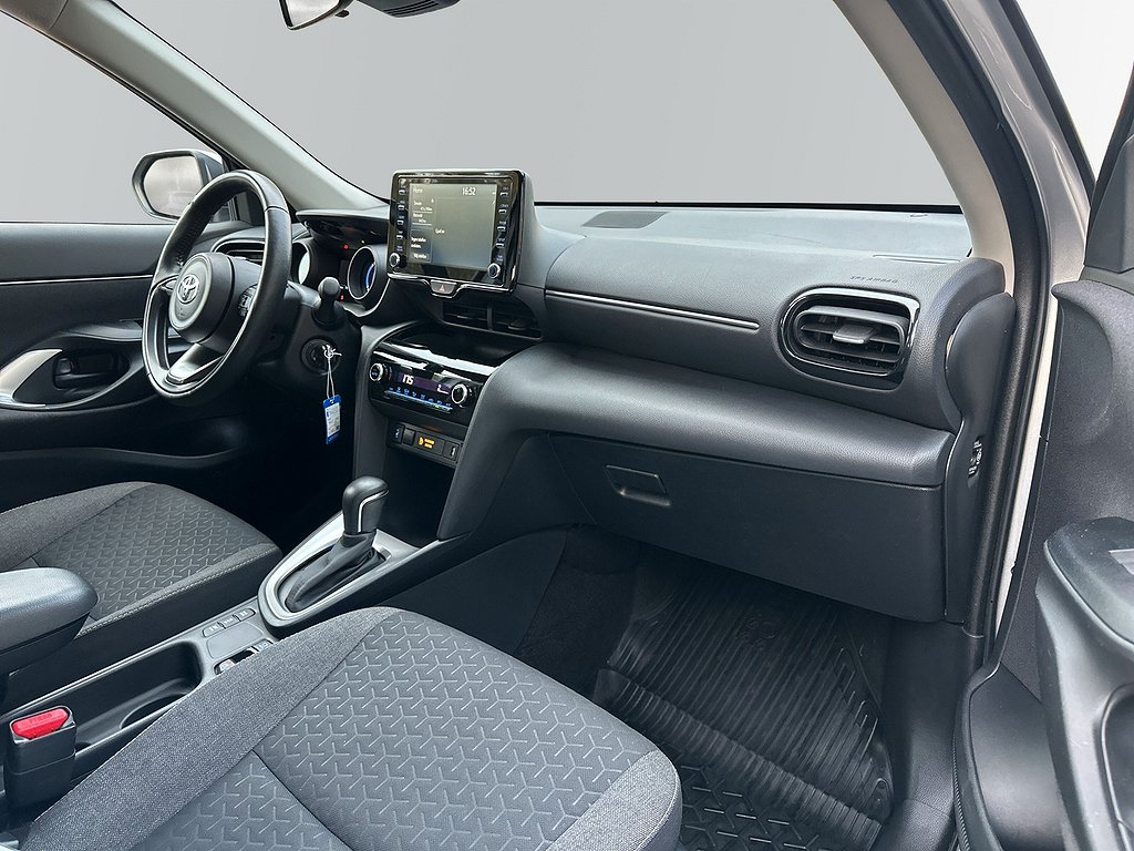 Toyota Yaris Cross 1,5 HYBRID ACTIVE VINTERHJUL P-SENSOR SPI