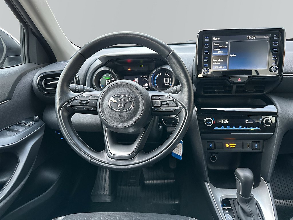 Toyota Yaris Cross 1,5 HYBRID ACTIVE VINTERHJUL P-SENSOR SPI