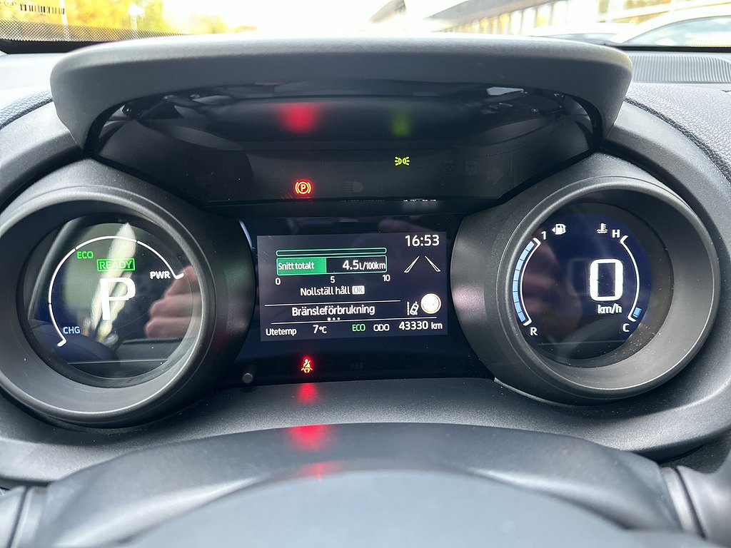 Toyota Yaris Cross 1,5 HYBRID ACTIVE VINTERHJUL P-SENSOR SPI