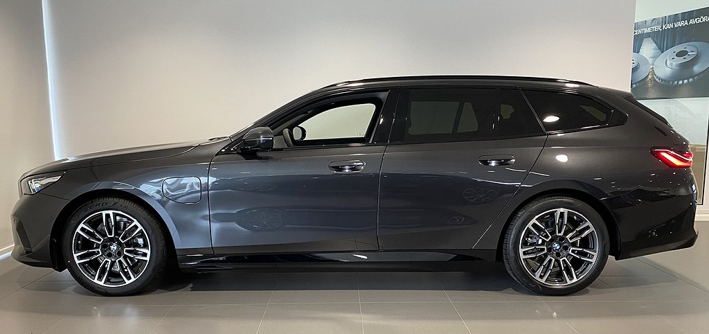 BMW 530e xDrive Touring M-Sport H/K Adaptiv Farthållare Drag