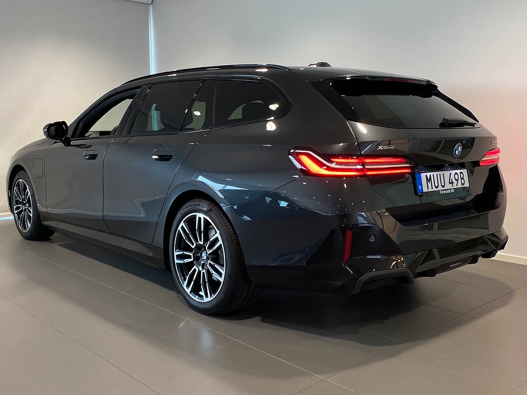 BMW 530e xDrive Touring M-Sport H/K Adaptiv Farthållare Drag