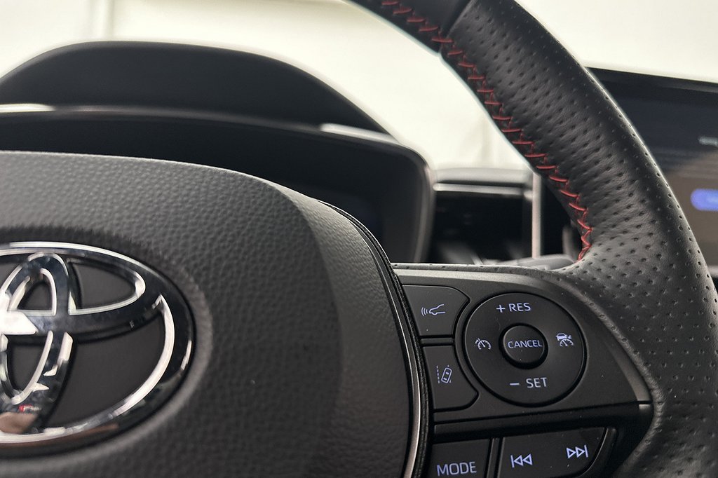 Toyota Corolla Hybrid 184hk GR Sport Bi-tone Värmare Kamera