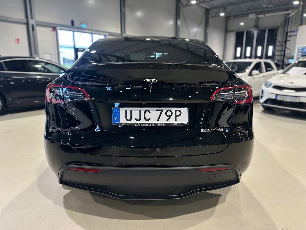 Tesla Model Y Performance 534hk  / Moms / Sv.såld