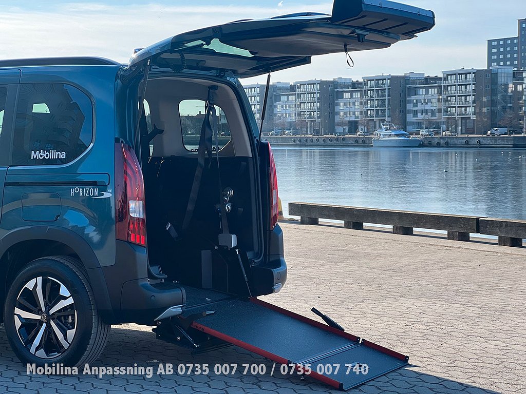 Peugeot Rifter Handikappanpassad Rullstolsbil 2025