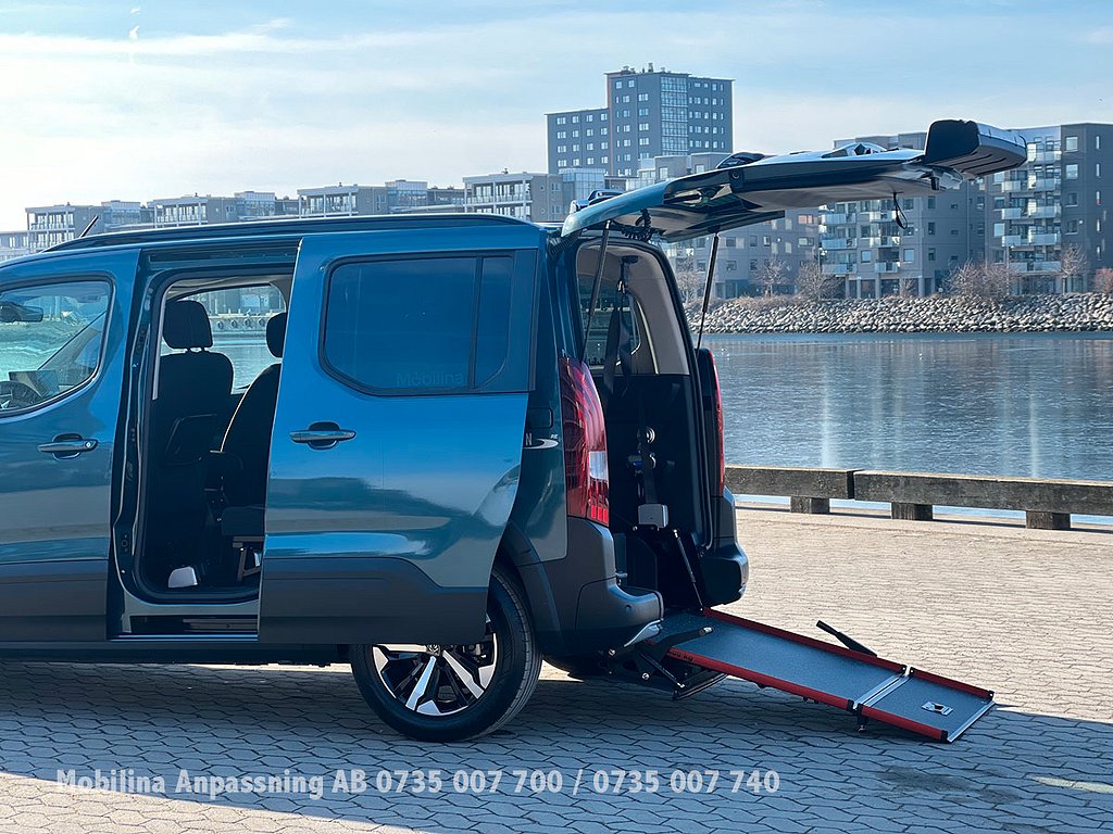 Peugeot Rifter Handikappanpassad Rullstolsbil 2025
