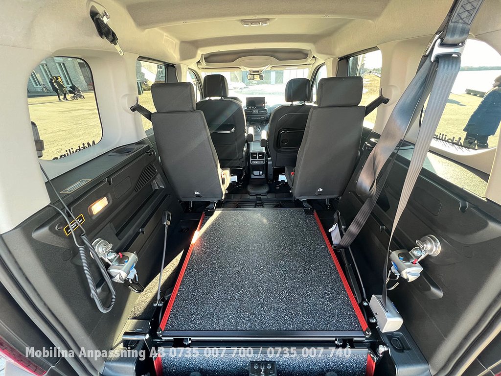 Peugeot Rifter Handikappanpassad Rullstolsbil 2025