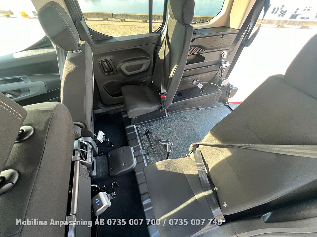 Peugeot Rifter Handikappanpassad Rullstolsbil 2025