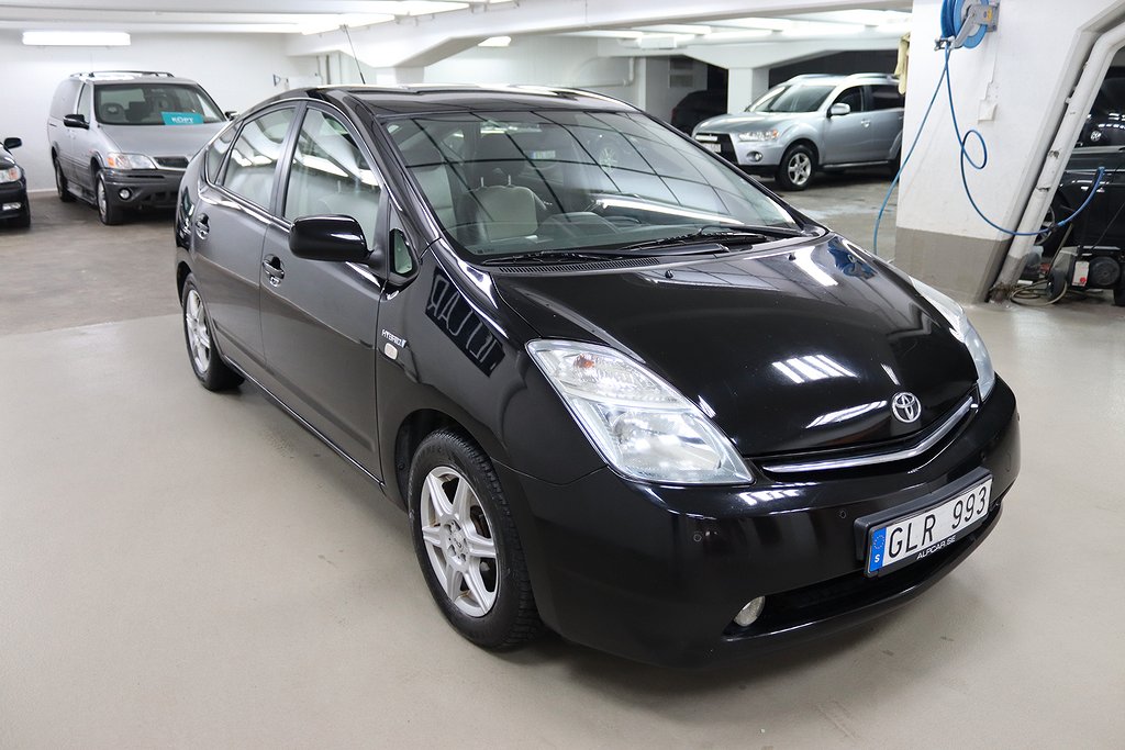 Toyota Prius 1.5 112HK KEYLESS JBL SKINN SENSOR BAK NYBES