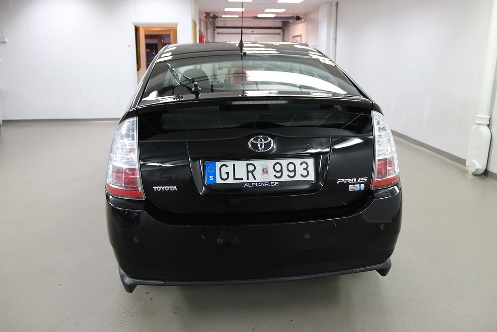 Toyota Prius 1.5 112HK KEYLESS JBL SKINN SENSOR BAK NYBES