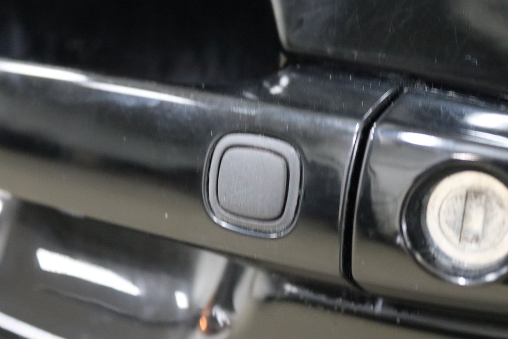 Toyota Prius 1.5 112HK KEYLESS JBL SKINN SENSOR BAK NYBES