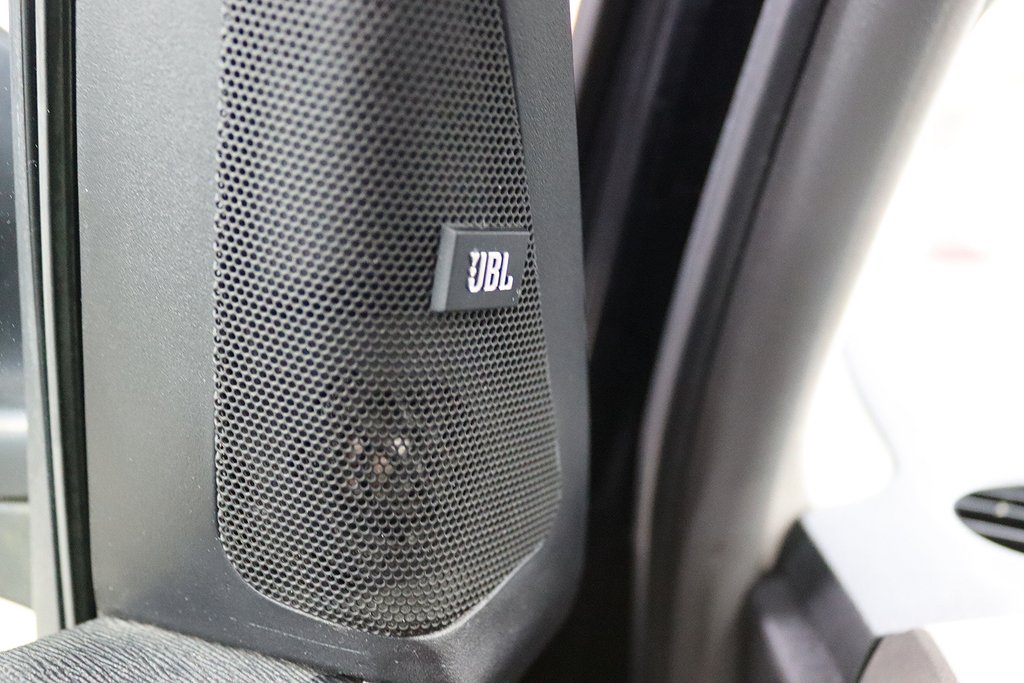 Toyota Prius 1.5 112HK KEYLESS JBL SKINN SENSOR BAK NYBES