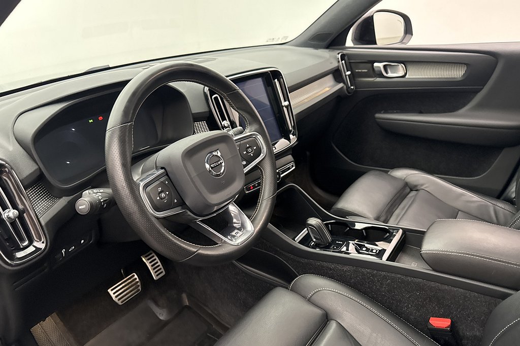 Volvo XC40 T5 TwEn 262hk R-Design VOC Värmare Pano H/K Skinn