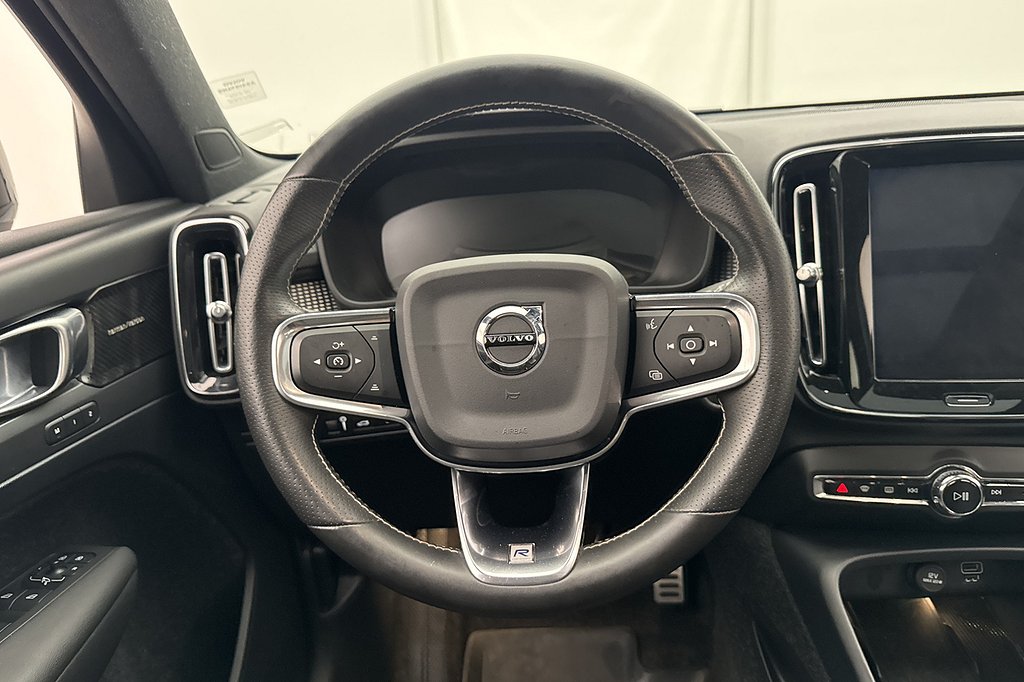 Volvo XC40 T5 TwEn 262hk R-Design VOC Värmare Pano H/K Skinn