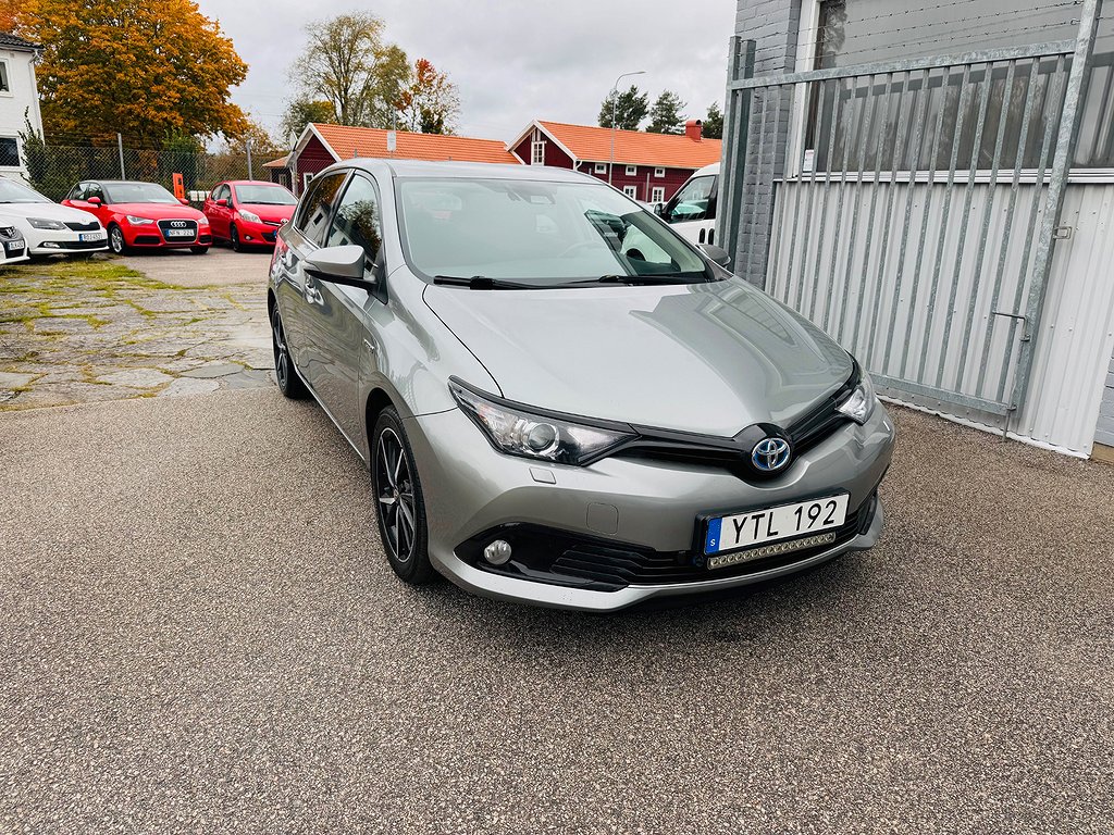 Toyota Auris HYBRID 136HK TOUCH & GO EDITION / NAVI