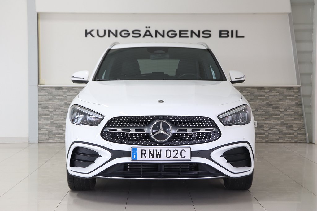 Mercedes-Benz GLA 250 e AMG B-Kam Navi Drag Nyservad MOMS