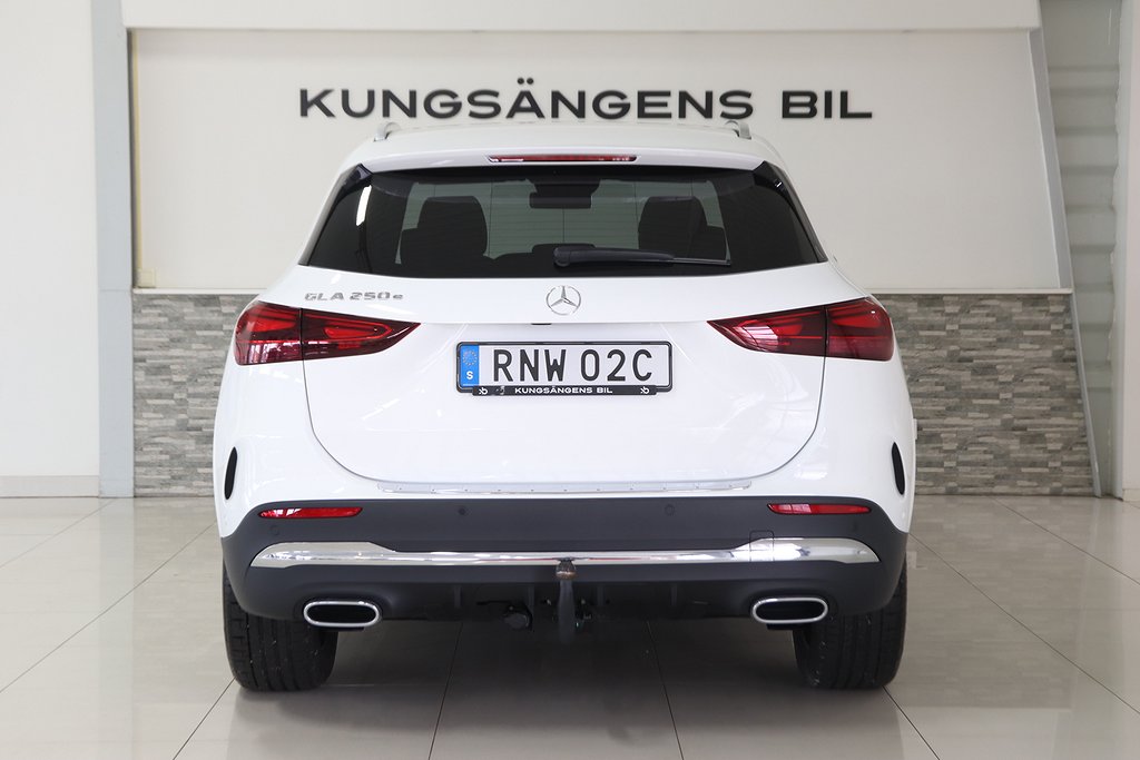 Mercedes-Benz GLA 250 e AMG B-Kam Navi Drag Nyservad MOMS