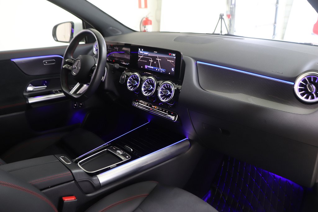 Mercedes-Benz GLA 250 e AMG B-Kam Navi Drag Nyservad MOMS