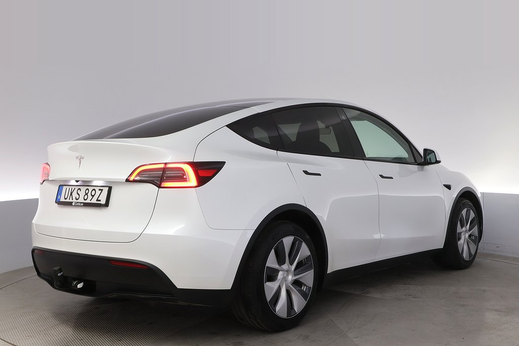 Tesla Model Y Standard Range RWD Autopilot Pano Drag V-hjul
