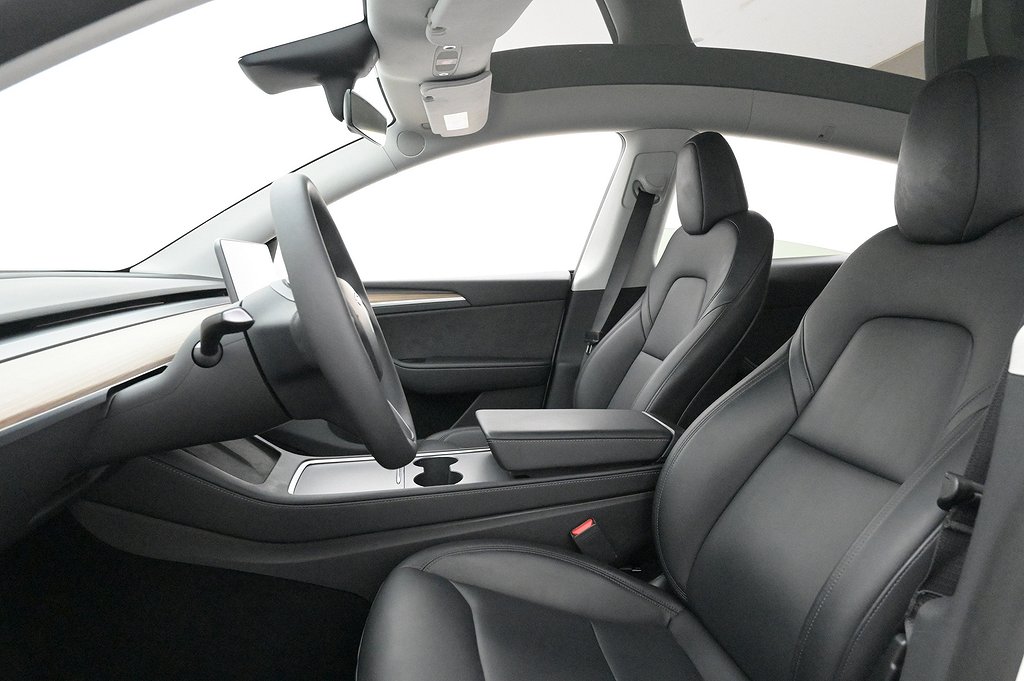 Tesla Model Y Standard Range RWD Autopilot Pano Drag V-hjul