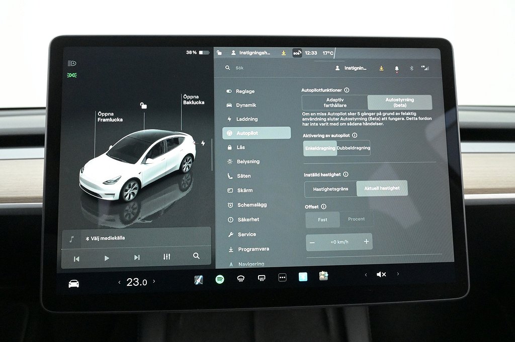 Tesla Model Y Standard Range RWD Autopilot Pano Drag V-hjul