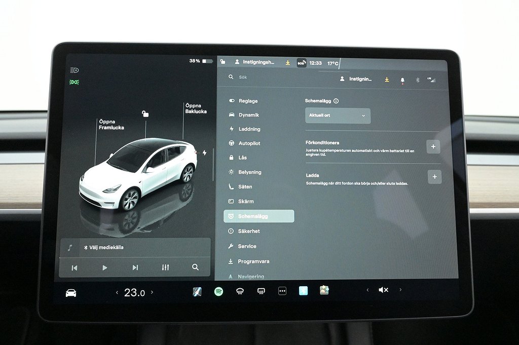 Tesla Model Y Standard Range RWD Autopilot Pano Drag V-hjul