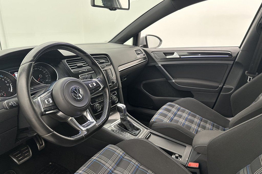 Volkswagen Golf GTE 204hk Backkamera Dragkrok CarPlay